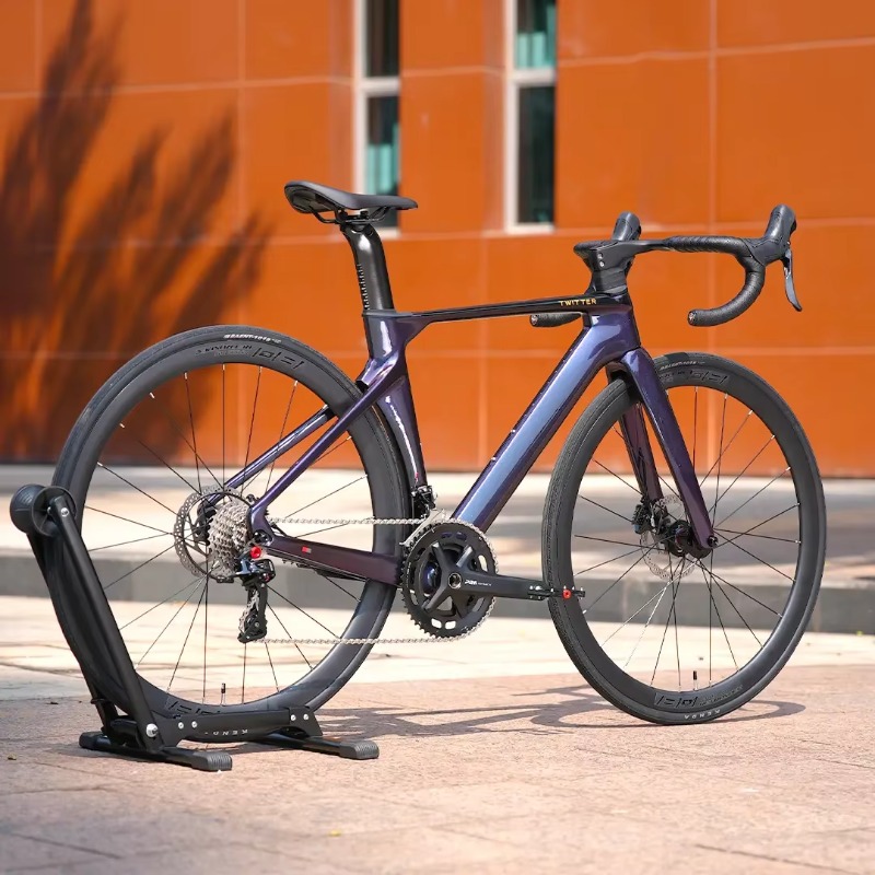 Cycling Gear And Equipment - دراجة طريق من ألياف الكربون 700C